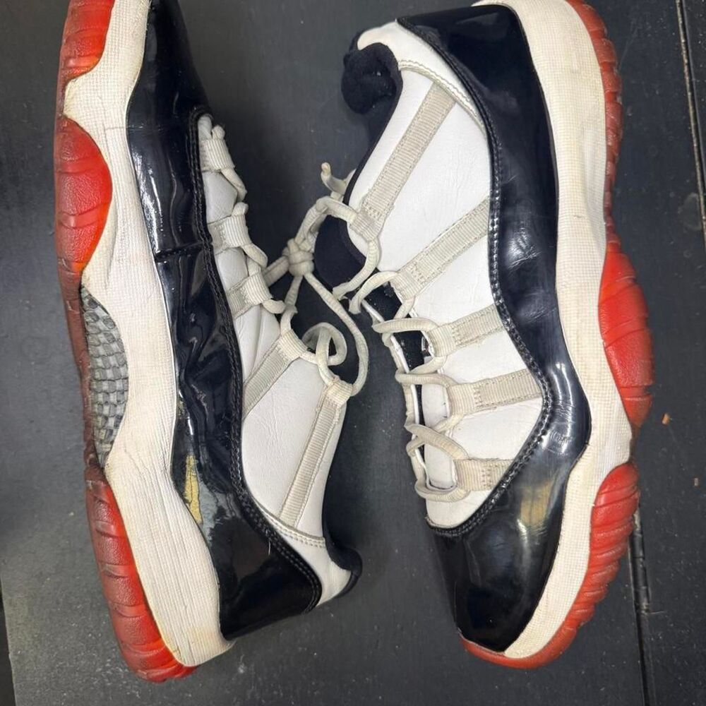 Jordan Men's Black and White Trainers